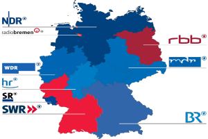 Eine Deutschlandkarte mit in rot und blau hervorgehobenen Bundesländern, die die Ergebnisse der Wahl von 2016 zeigen, mit Textdetails zu Kandidaten und Wahldatum.