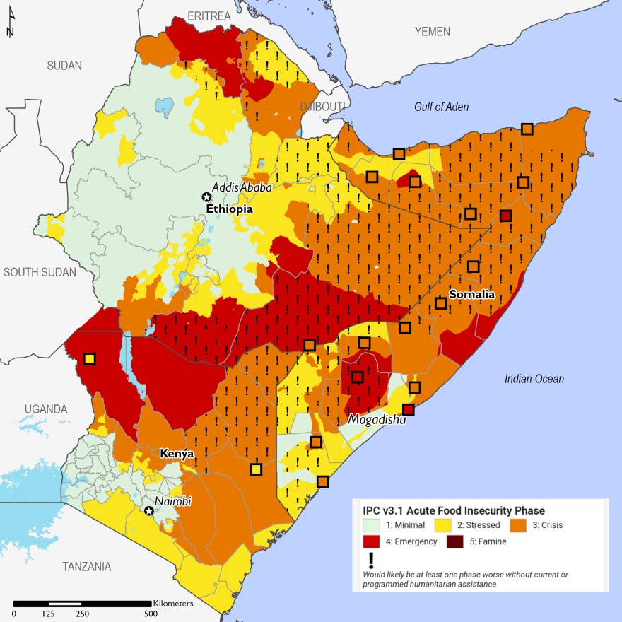 Karte von Afrika mit Farben, die den varying levels of food insecurity in each country anzeigen, begleitet von erklärendem Text.
