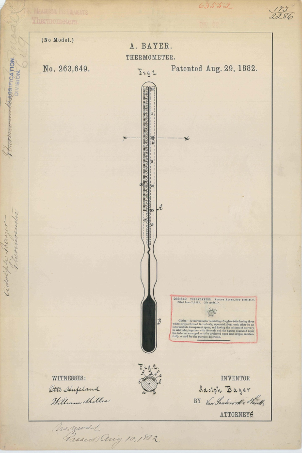 Ein abgegriffenes Buch mit einer Abbildung eines Thermometers, das mit "Bayer Thermometer Patent No. 263,649" beschriftet ist.